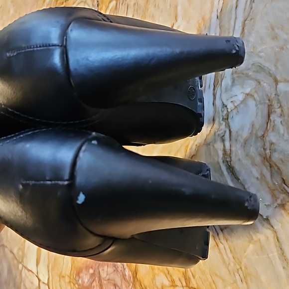 BAMBOO Black laced heeled bootie shoes- 8.5 - Picture 5 of 7